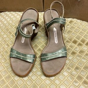 Women’s Lisa, nading wedges